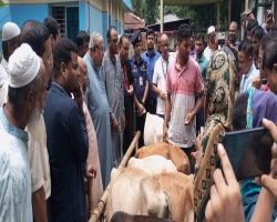 টিন, টাকা, গবাদিপশু নিয়ে জৈন্তাবাসীর পাশে প্রবাসীকল্যাণ মন্ত্রী