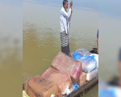 জৈন্তাপুরে বিপুল পরিমাণ ভারতীয় নাসির বিড়ি ও চাপাতা আটক