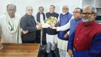 মৌলভীবাজারে ফুলেল শুভেচ্ছায় সিক্ত নতুন কৃষিমন্ত্রী