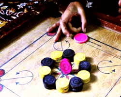 চুনারুঘাটে ক্যারাম খেলার আড়ালে চলে জুয়ার বোর্ড