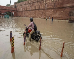 ভয়াবহ পরিস্থিতি দিল্লিতে, সেনাবাহিনীর সহায়তা চাইলেন মুখ্যমন্ত্রী