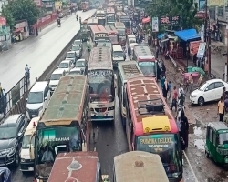 খুলেছে স্কুল-কলেজ, রাজধানীতে সকাল থেকেই যানজট