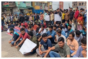 ঢাকা-সিলেট মহাসড়ক অ*বরোধ করেছেন শিক্ষার্থীরা