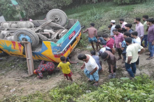 মাধবপুরে বাস উ*ল্টে শিশুসহ নি*হত ২