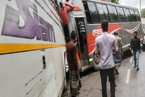 দুই বাসের মুখোমুখি সংঘর্ষে আহত ১৮