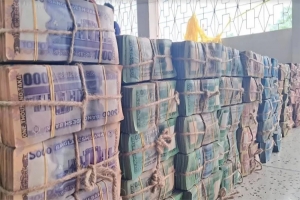 টাকা ব্যাংকে ফেরত আনাই বড় চ্যালেঞ্জ