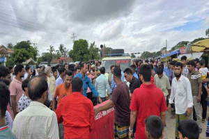 বি*ক্ষুব্ধ জনতার ঢাকা-সিলেট মহাসড়ক অ*বরোধ