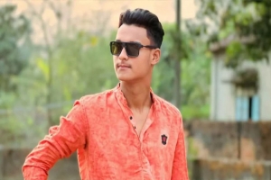 হেলপারের’ ধা ক্কা য় বাস থেকে পড়ে শিক্ষার্থীর মৃ ত্যু 