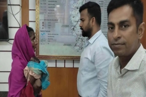 রাস্তায় কুড়িয়ে পাওয়া শিশুর ঠাঁই হলো জাবেদ আলীর ঘরে