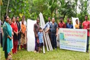  কুলাউড়ায় হতদরিদ্র পরিবারের মাঝে স্যানিটারি সামগ্রী বিতরণ