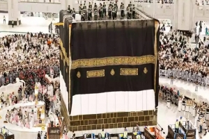 নতুন গিলাফে সজ্জিত কাবাঘর