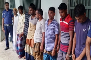লাখাইয়ে থানা পুলিশের অভিযানে ৮ জুয়ারী আ ট ক