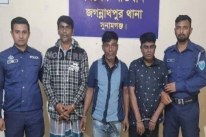 জগন্নাথপুরে মা দ ক ব্যবসায়ীসহ  গ্রে ফ তা র ৩