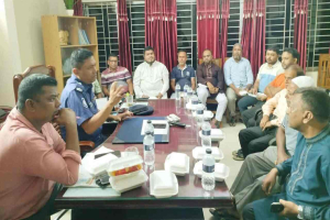 বড়লেখায় সাংবাদিকদের সঙ্গে ওসি'র মতবিনিময়
