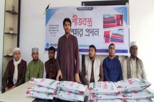  মৌলভীবাজারে শীতার্তদের মাঝে ছাত্র শি বি রে র শীতবস্ত্র বিতরণ 