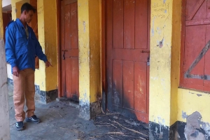 এবার ভোটকেন্দ্রে আগুন দিয়েছে দুর্বৃত্তরা