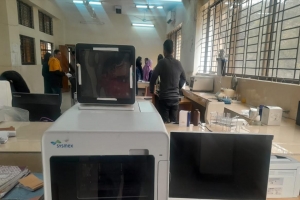 ঠাকুরগাঁওয়ে ১ বছর ধরে পড়ে আছে রক্ত পরীক্ষার মেশিন, বিড়ম্বনায় রোগী
