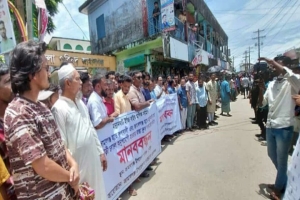 জামালগঞ্জ-সুনামগঞ্জ সড়ক সংস্কা*রের দাবিতে মা ন ব ব ন্ধ ন