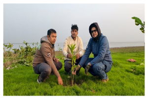 হাকালুকি হাওরে রোপণ করা  হচ্ছে ১২ হাজার হিজল গাছ