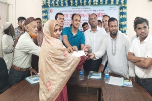 মাধবপুরে সমবায় কার্যক্রম সম্প্রসারণ প্রকল্পের আওতায় ঋণের চেক বিতরণ 