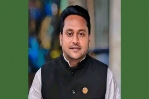 শি বি রে র ক্যালেন্ডার ছিঁড়ে মুসল্লিদের ওপর ছা ত্র লী গ নেতার হা ম লা 
