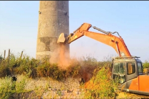 জুড়ীতে সাবেক উপজেলা চেয়ারম্যানের ইটভাটা গু ড়ি য়ে দিয়েছে প্রশাসন