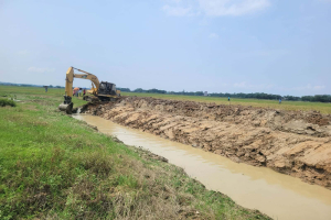 হাকালুকি হাওর তীরবর্তী আন ফানাই নদীর খাল খনন কাজ শুরু