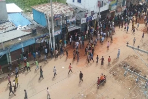 বাহুবলে দুই পরগনার সং ঘ র্ষে আহত পাঁচ শতাধিক