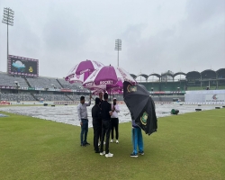 বৃষ্টিতে ভেসে গেলো ঢাকা টেস্টের দ্বিতীয় দিন