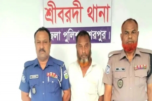 হে রো ই ন সহ ইউপি সদস্য গ্রেফতার