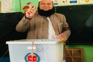 ভোটারদের শান্তিপূর্ণ ভোটদানের আহ্বান জানিয়ে নিজ ভোট দিলেন হামিদী