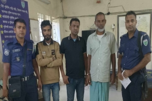 বড়লেখায় সাবেক কাউন্সিলরসহ গ্রে প্তা র ৩ 