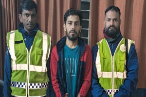 মাধবপুরে বিদেশী মদ সহ আটক ১