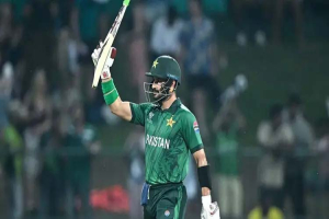 পাকিস্তানের বোর্ডে চ্যালেঞ্জিং সংগ্রহ