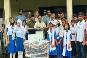 বড়লেখায় বিদ্যালয়ে ফটোকপি মেশিন দিলেন প্রবাসী ব্যবসায়ী মুহিবুর রহমান কলিম বড়লেখায় বিদ্যালয়ে ফটোকপি মেশিন দিলেন প্রবাসী ব্যবসায়ী মুহিবুর রহমান কলিম