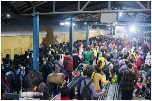 ভারতে মন্দিরে প*দদলনে নি হ ত ৬