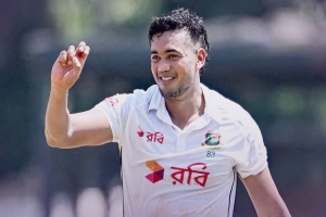 অ্যান্টিগায় বোলারদের পরীক্ষা
