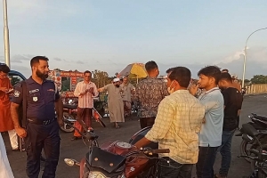 দু*র্ঘটনা রো*ধে জলসুখা ভাইরাল ব্রিজে পুলিশের চে*কপোস্ট দু*র্ঘটনা রো*ধে জলসুখা ভাইরাল ব্রিজে পুলিশের চে*কপোস্ট