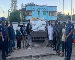 জগন্নাথপুরে ভারতীয় ১২০ বস্তা চিনিসহ আটক ১১