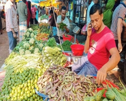 মাধবপুরে নানা অজুহাতে কমছে না সবজির দাম