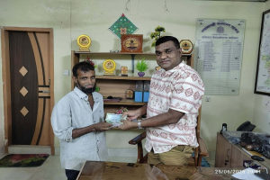 ভুল নম্বরে পাঠানো ২০ হাজার টাকা উদ্ধার করে মালিককে ফেরত দিল পুলিশ