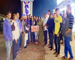 আব্দুস শহীদ মনোনয়ন পাওয়ায় কমলগঞ্জে মিষ্টি বিতরণ