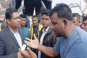 সুনামগঞ্জে ট্রাকচালককে আটক করতে গিয়ে তো পে র মুখে সহকারী কমিশনার