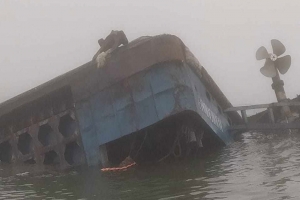 পাটুরিয়ায় ফেরি ডুবি, ৬ জনকে জীবিত উদ্ধার