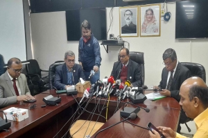 বর্তমানে রেল চলাচলে হুমকি তৈরি হয়েছে : মন্ত্রী