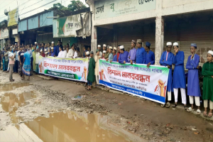 কুলাউড়ায় সড়কের বেহাল দশা, সংস্কারের দাবিতে মা ন ব ব ন্ধ ন