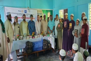 গোয়াইনঘাটে বৃত্তি পাওয়া ১৬৫ শিক্ষার্থীকে কোরআন বিতরণ