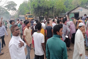 বাস-অটোরিকশা সংঘ*র্ষে নি হ ত ৪