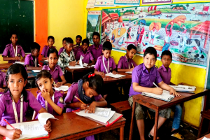 জৈন্তাপুরে তিন কক্ষের জরাজীর্ণ ভবনে ২০০ শিক্ষার্থী, দু'র্ভোগ