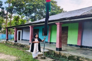 বঙ্গবন্ধুর মৃ*ত্যুবার্ষিকীতে স্কুলে কালো পতাকা উত্তোলন, ছাত্রলীগ নেত্রী গ্রে*প্তার